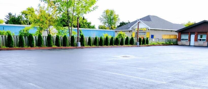 호텔 Kings Inn Midland