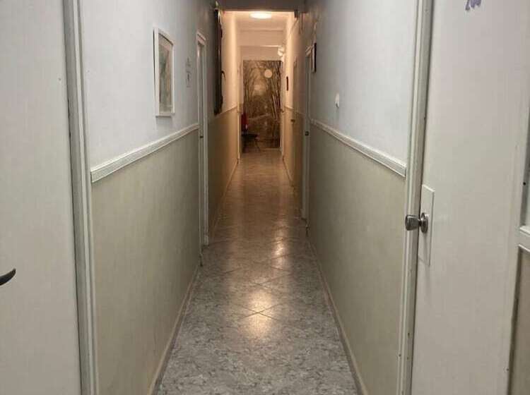 هتل Malvarrosa Beach Rooms