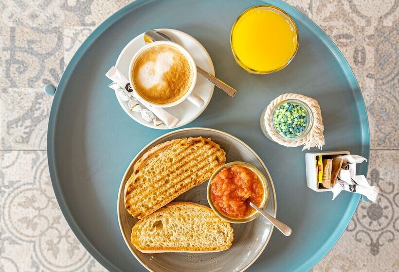 هتل Malvarrosa Beach Rooms