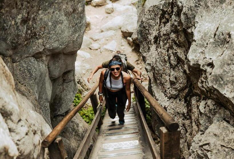 Otel Mountain Hostel