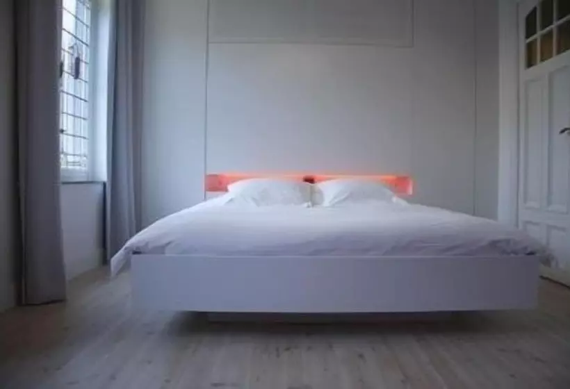 Hotel The Red Spot