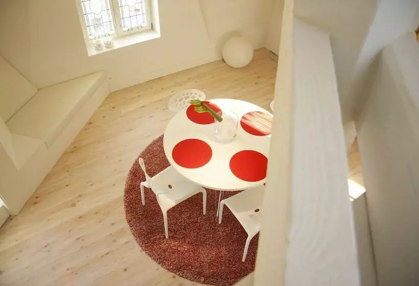 Hotel The Red Spot
