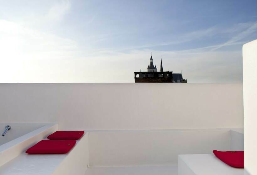 فندق The Red Spot