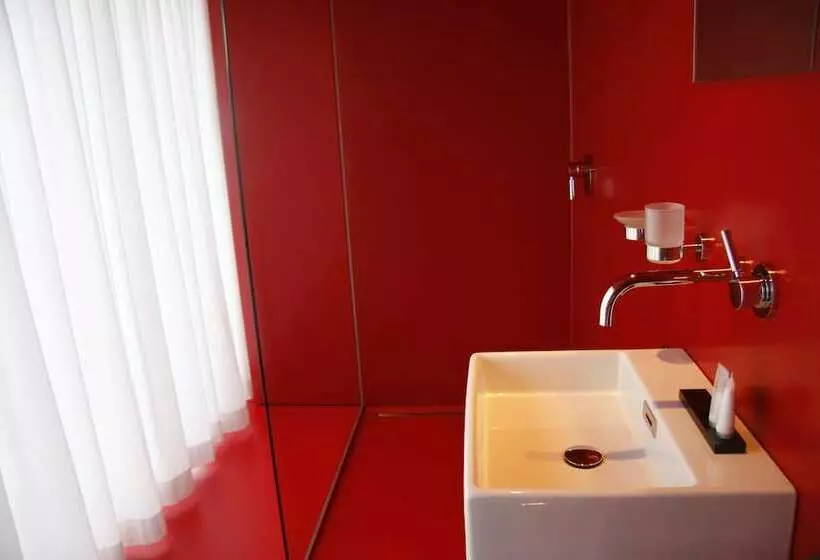 Hotel The Red Spot