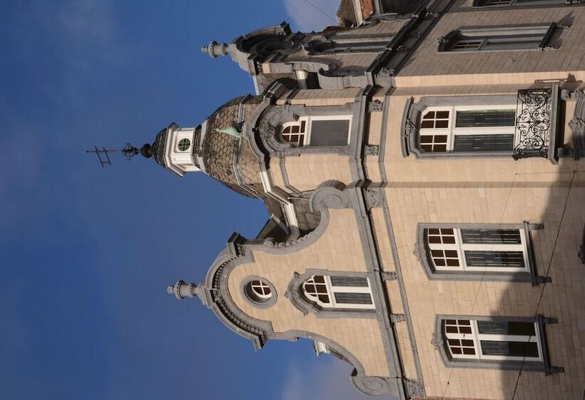 فندق The Red Spot