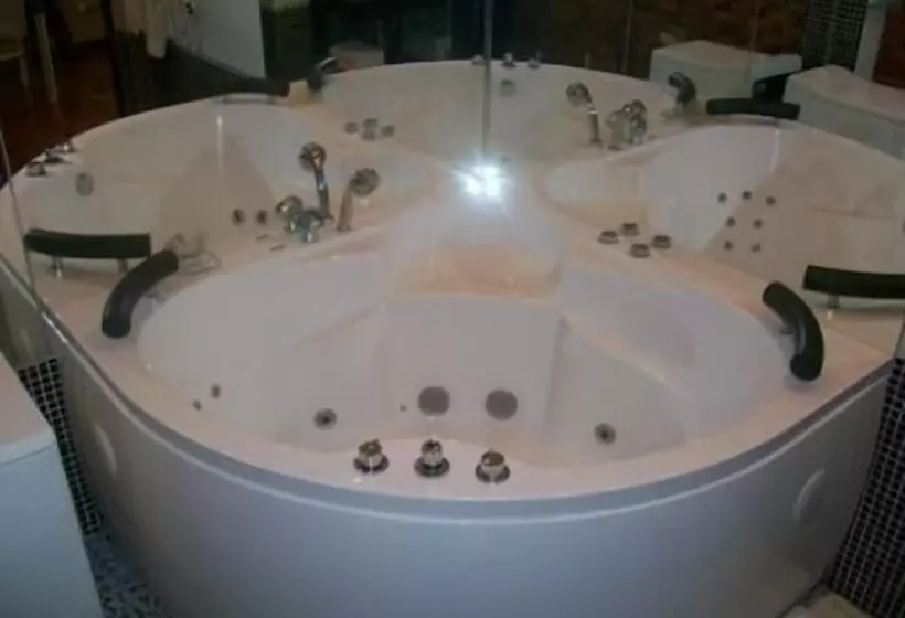 Hotelli Uavoyage Khreschatyk Apartments