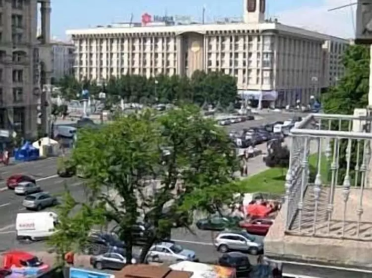 Hotelli Uavoyage Khreschatyk Apartments