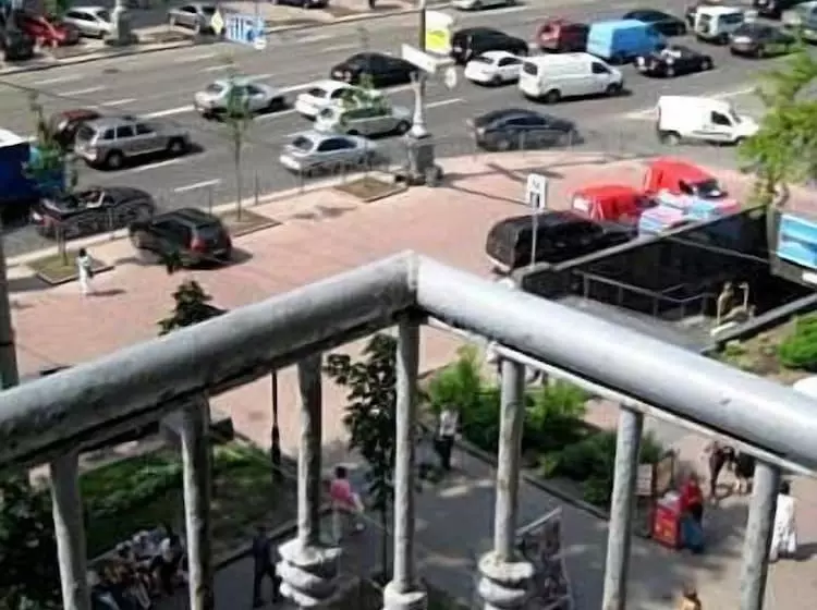 Hotelli Uavoyage Khreschatyk Apartments