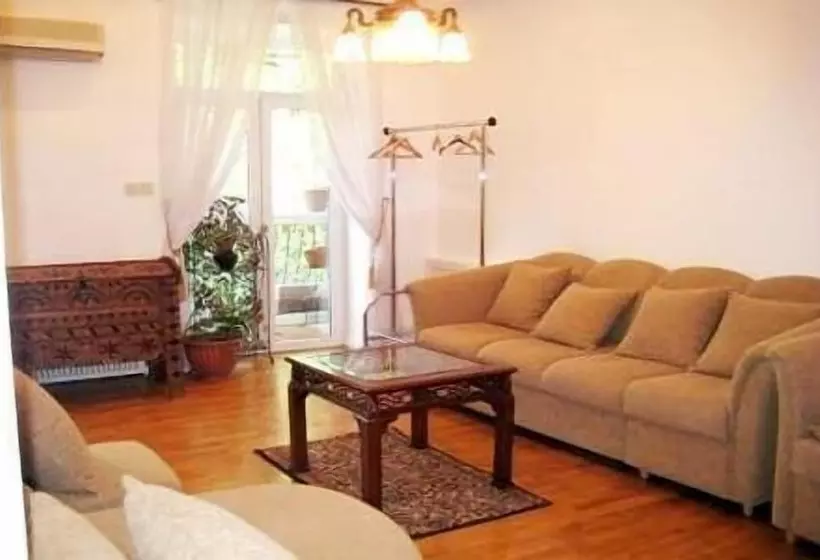 Hotelli Uavoyage Khreschatyk Apartments