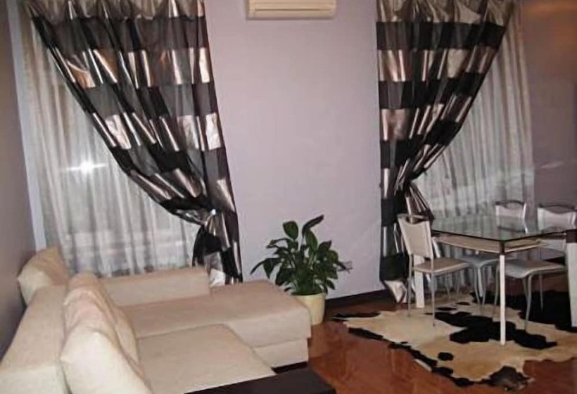 هتل Uavoyage Khreschatyk Apartments
