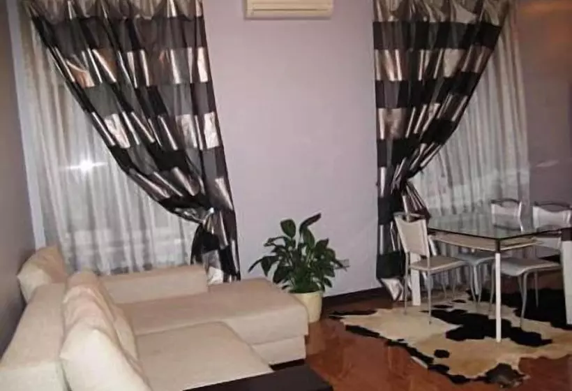 Hotelli Uavoyage Khreschatyk Apartments