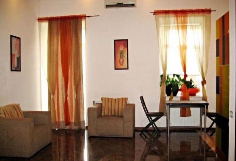 هتل Uavoyage Khreschatyk Apartments