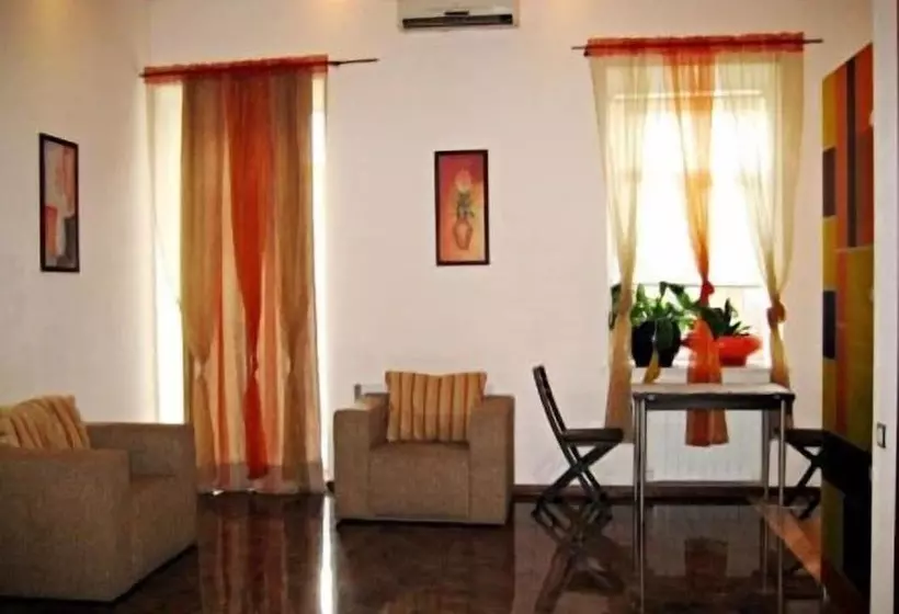 Hotelli Uavoyage Khreschatyk Apartments