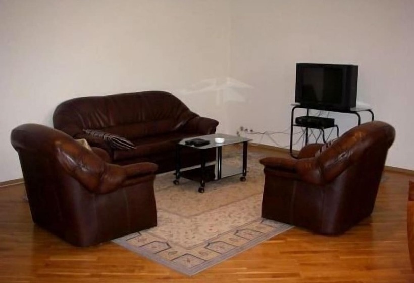 هتل Uavoyage Khreschatyk Apartments