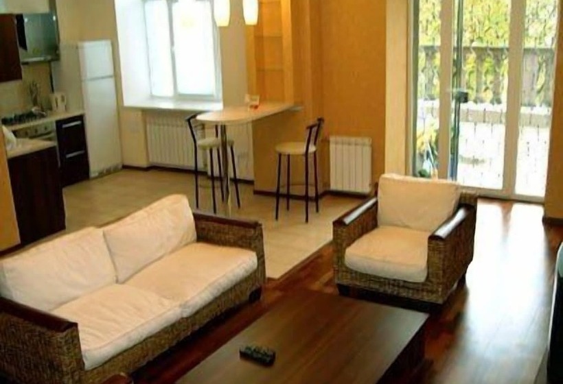 هتل Uavoyage Khreschatyk Apartments