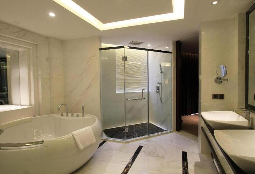 בית מלון כפרי Zhangjiagang Zhonglian Gdh International