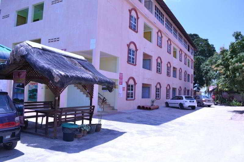 Tanjung Malie Beach Motel