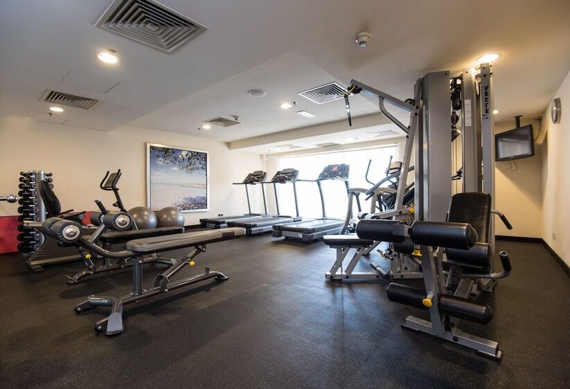 W Studio Resort Suites At Pyramid Tower