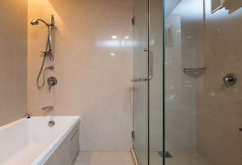 W Studio Resort Suites At Pyramid Tower