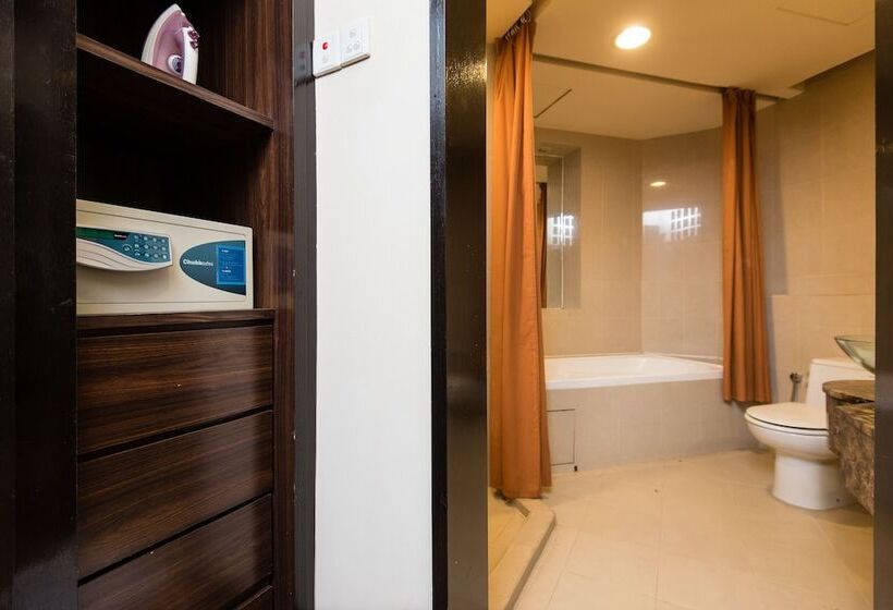 W Studio Resort Suites At Pyramid Tower