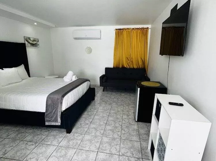 هتل Douglas Highway