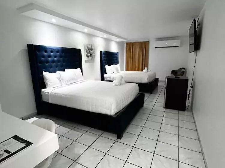 هتل Douglas Highway