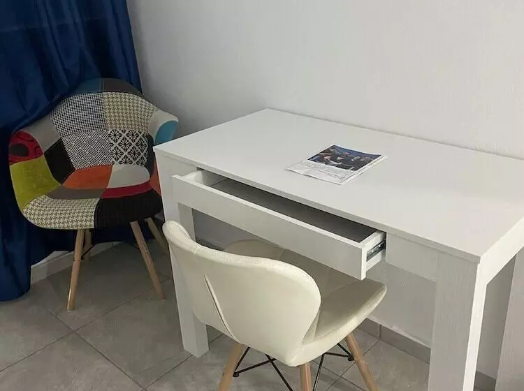 هتل Douglas Highway