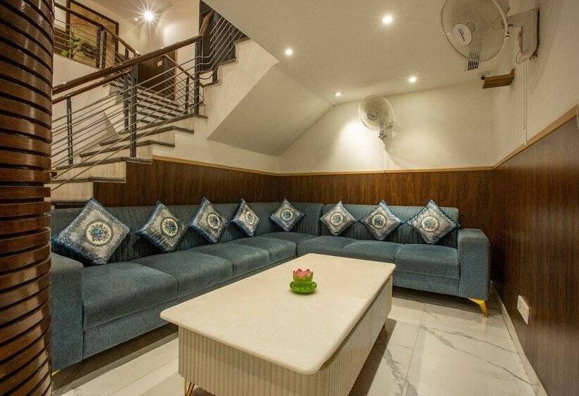 Hotel Dr Indraaprasthaa