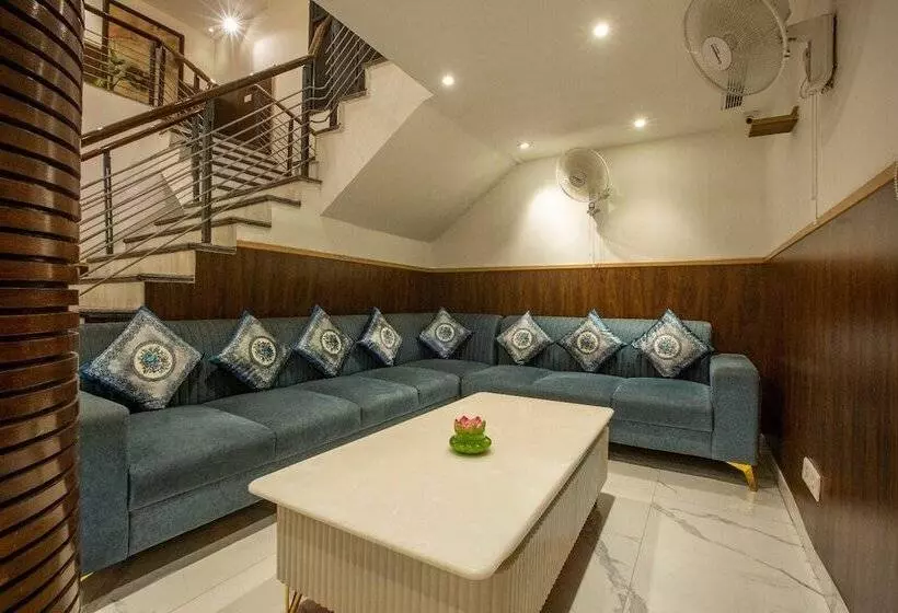 Hotelli Dr Indraaprasthaa