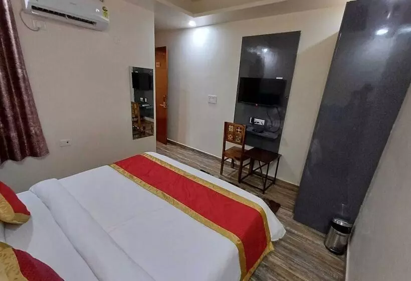 Hotelli Dr Indraaprasthaa