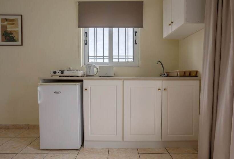 هتل Laganas Holidays