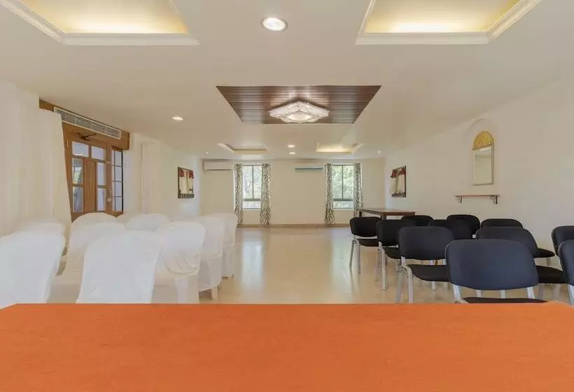 ホテル Treebo Sadhoo Heritage