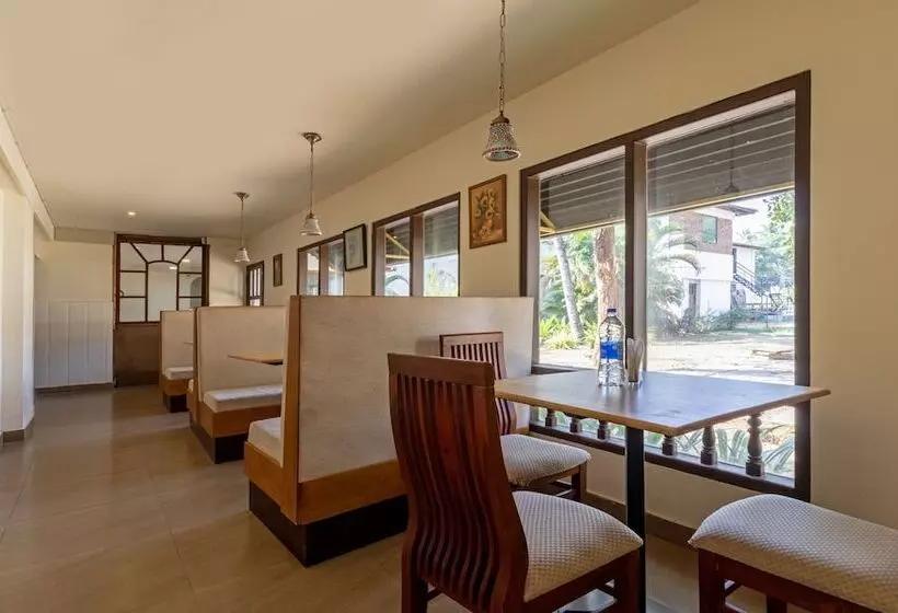 ホテル Treebo Sadhoo Heritage