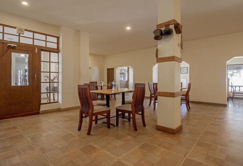 هتل Treebo Sadhoo Heritage