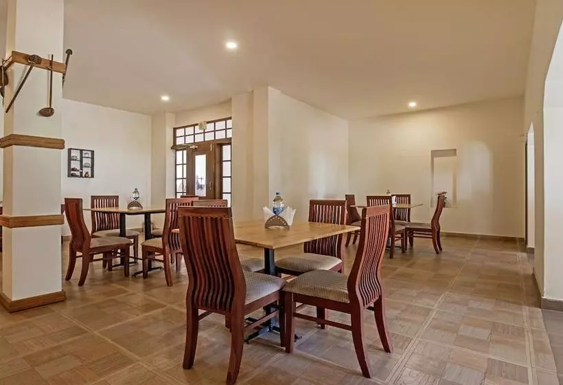 ホテル Treebo Sadhoo Heritage