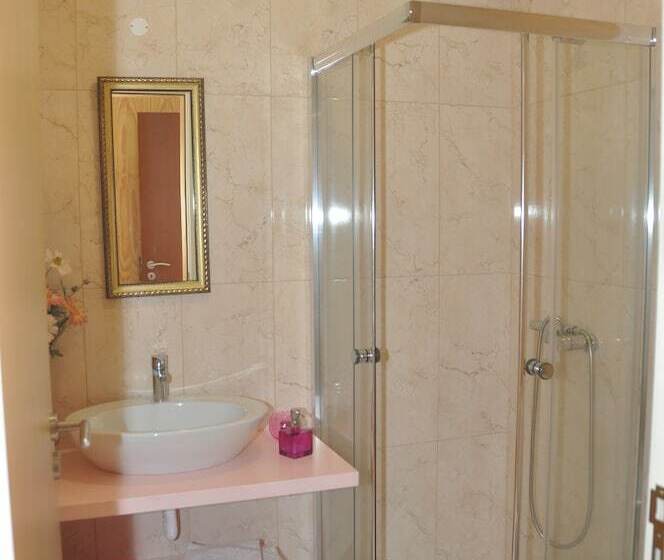 Pensione Room In B&b Paradise Is Real At Vale Martinho Sherazad