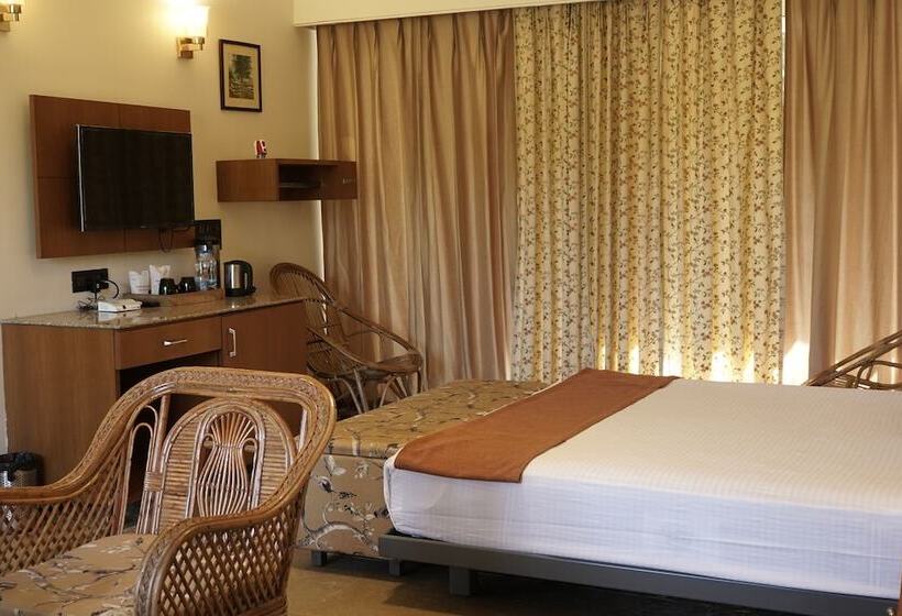 Village Machaan Resort