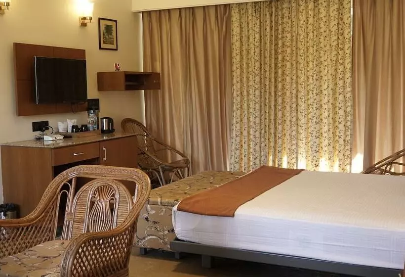 Village Machaan Resort