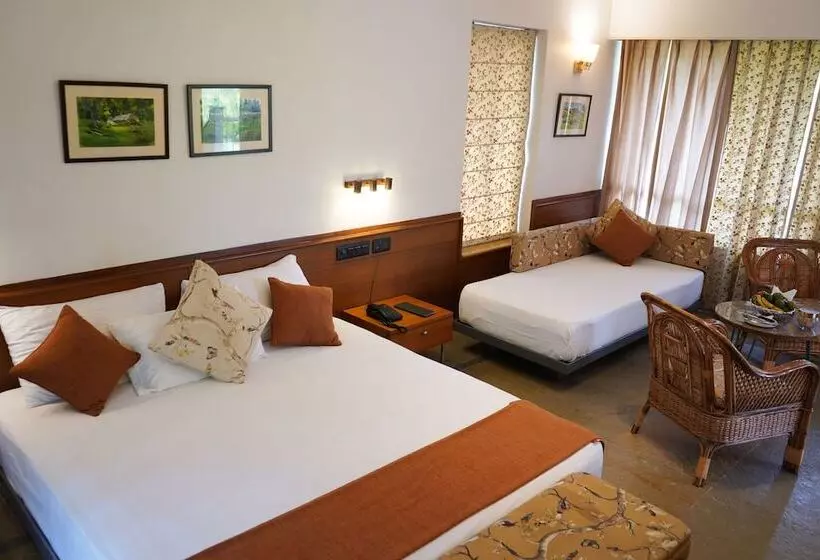 Village Machaan Resort