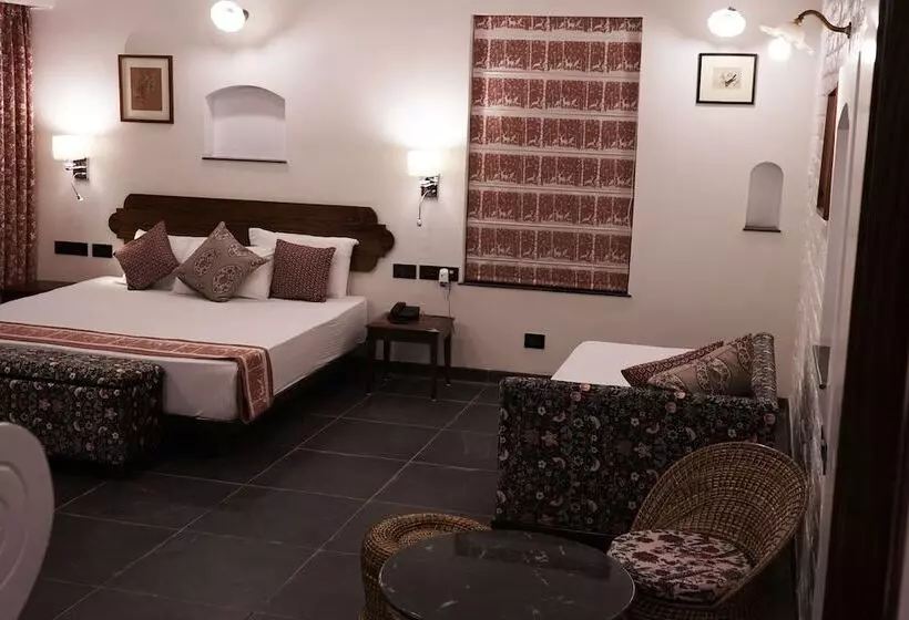 Village Machaan Resort