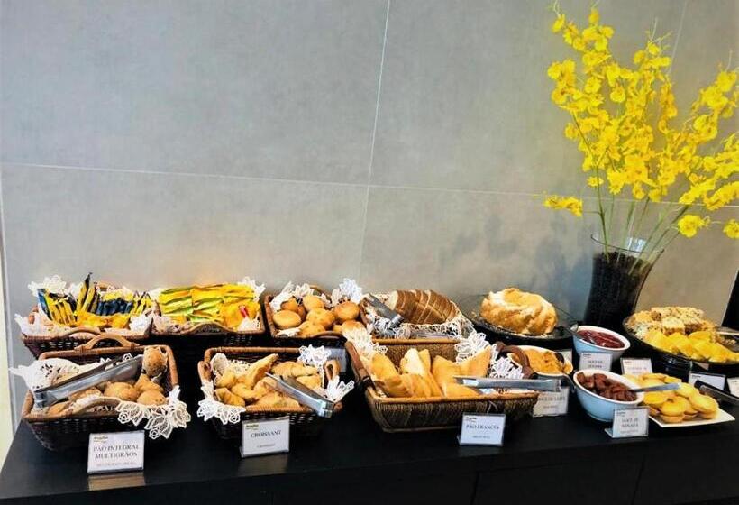 Astron Suítes Mondial Salvador By Nobile