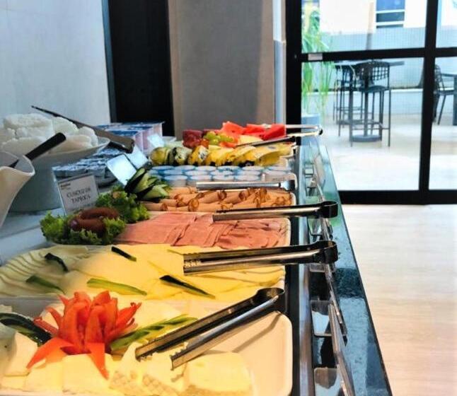 Astron Suítes Mondial Salvador By Nobile