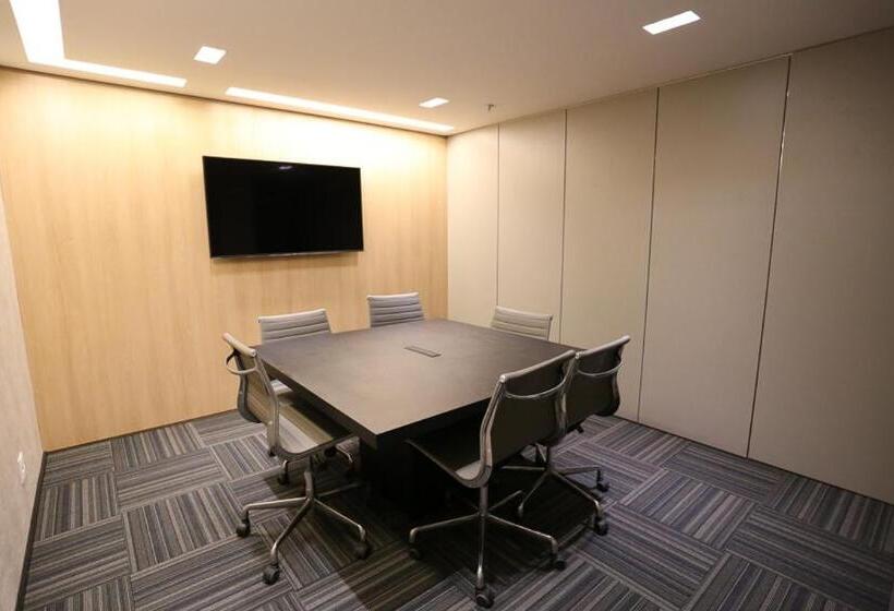 Astron Suítes Mondial Salvador By Nobile