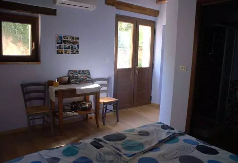 Aamiaismajoitus (B&B) Casa Il Girasole Con Piscina Nelle Marche