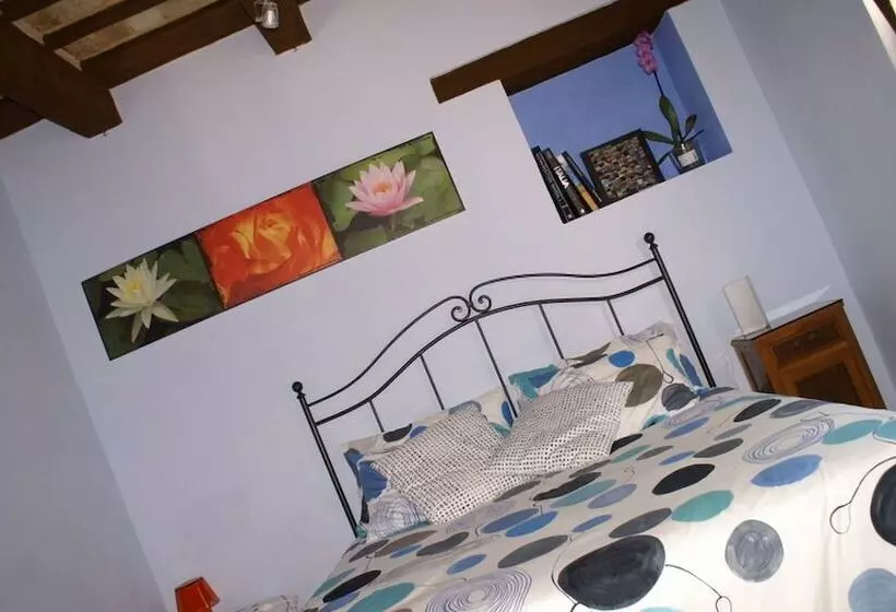 Aamiaismajoitus (B&B) Casa Il Girasole Con Piscina Nelle Marche