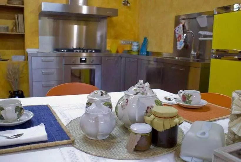 Aamiaismajoitus (B&B) Casa Il Girasole Con Piscina Nelle Marche