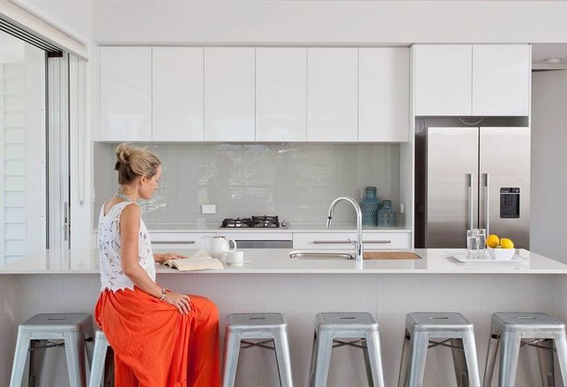 Bujerum Apartments On Burleigh