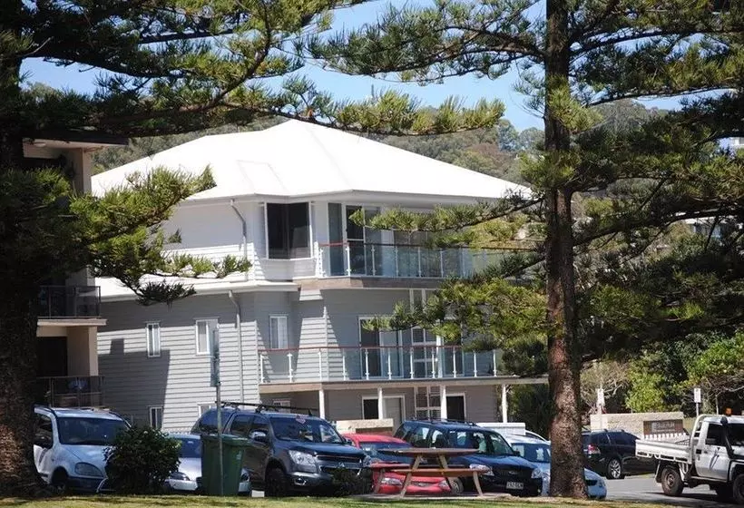 Bujerum Apartments On Burleigh