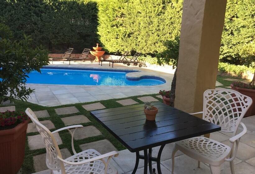 Casablanca Bed & Breakfast