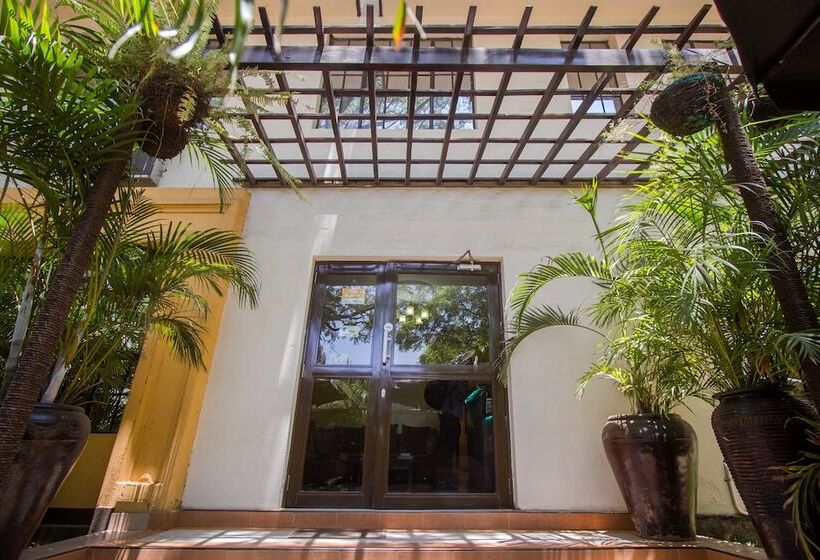 هتل Capital Heights